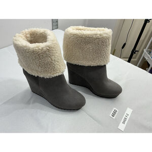 Womans Cameron Wedge Pullon Ankle Boots 8 Gray Sherpa Cuff NWOT